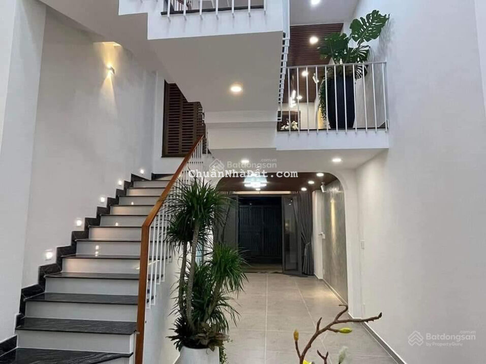 Vip nhà đẹp 5 tầng (4m x 24m) hẻm xe tải Trần Hưng Đạo, phường 6, quận 5. Giá 11,2 tỷ TL