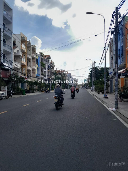 Nợ bank bán gấp biệt thự 3 mặt tiền hiếm có tại Bình Phú Q6, 6.8x20m, gara riêng, 5PN, chỉ 12.99 tỷ Nợ bank bán gấp biệt thự 3 mặt tiền hiếm có tại Bình Phú Q6, 6.8x20m, gara riêng, 5PN, chỉ 12.99 tỷ