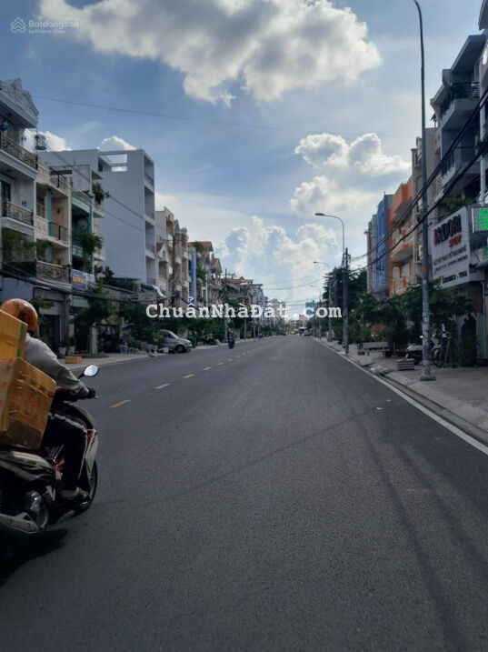 Nợ bank bán gấp biệt thự 3 mặt tiền hiếm có tại Bình Phú Q6, 6.8x20m, gara riêng, 5PN, chỉ 12.99 tỷ Nợ bank bán gấp biệt thự 3 mặt tiền hiếm có tại Bình Phú Q6, 6.8x20m, gara riêng, 5PN, chỉ 12.99 tỷ