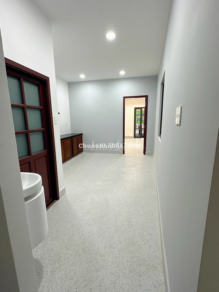 Mặt Tiền đg Văn Thân Q6 từ 9,8 xuốg chỉ còn 8,8 tỷ Mặt Tiền đg Văn Thân Q6 từ 9,8 xuốg chỉ còn 8,8 tỷ
