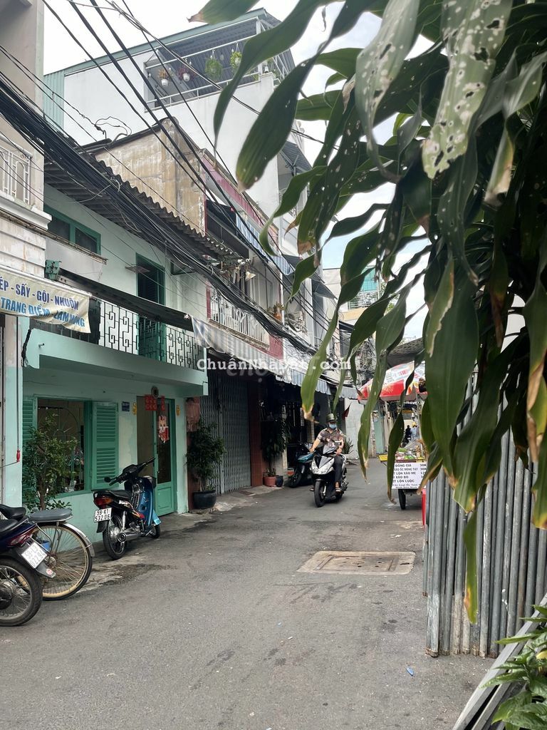 Nhà nát tiện xây mới góc 2 mặt tiền hẻm 5m Phạm Phú Thứ Q.6