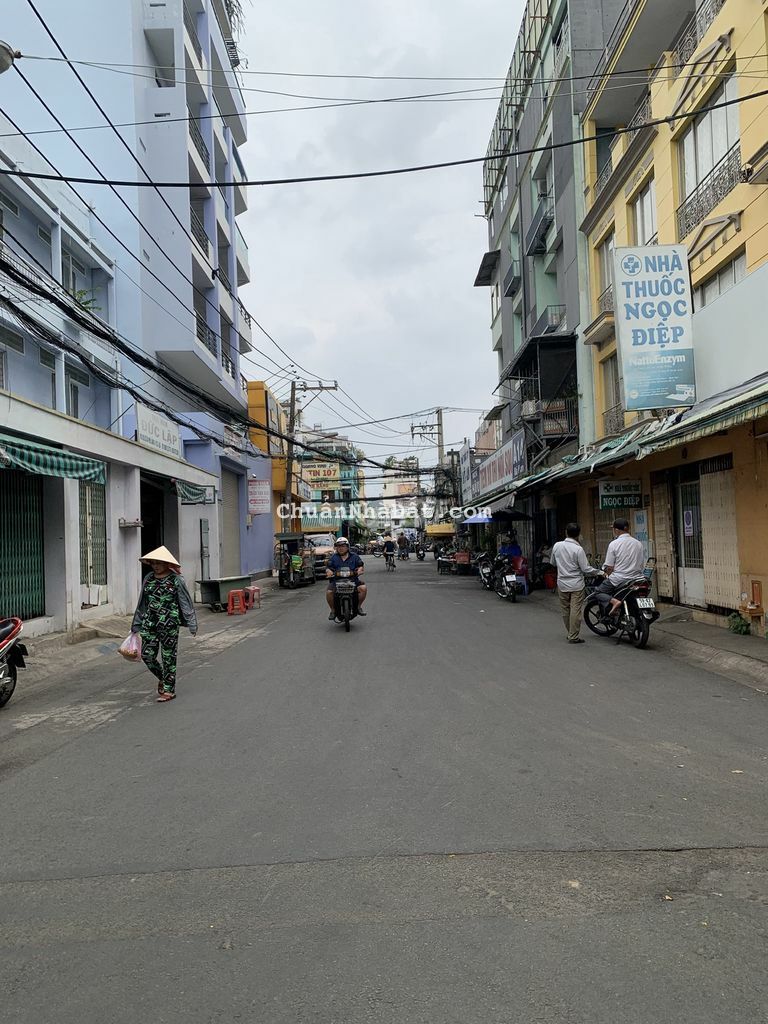 Bán Mặt Tiền khu phố ẩm thực P13 Quận 6 DT 3,9x18m
