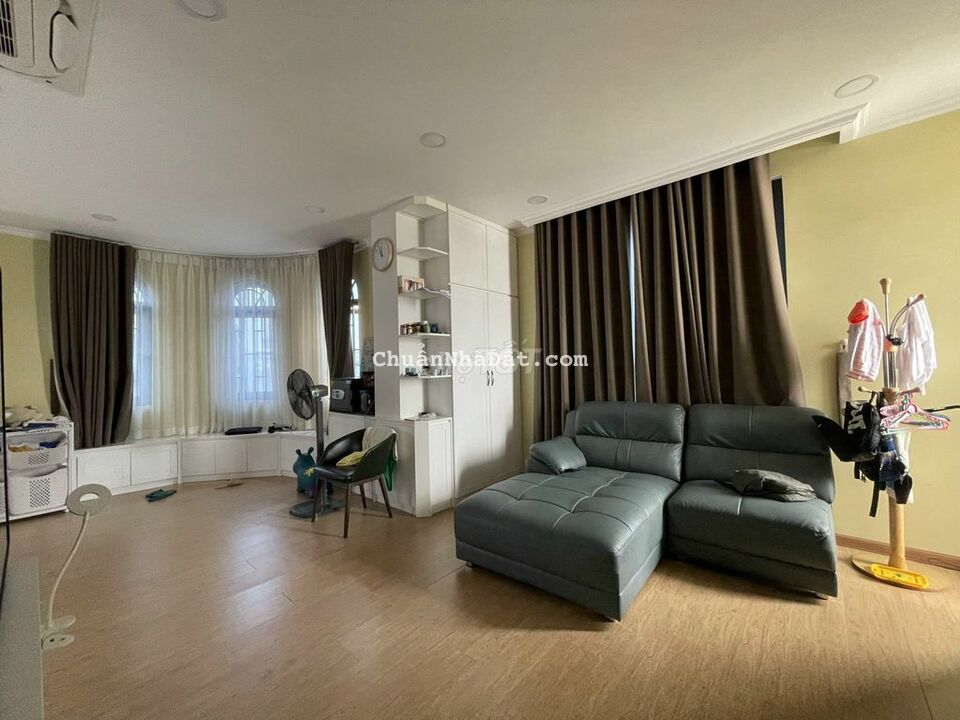 Biệt thự mini cao cấp 5 tầng thang máy 9x15m góc 2MT khu Kiều Đàm