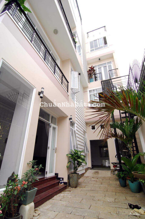 Bán nhà MT đường (7,6x21,6m) 5 tầng P.Tân Quy