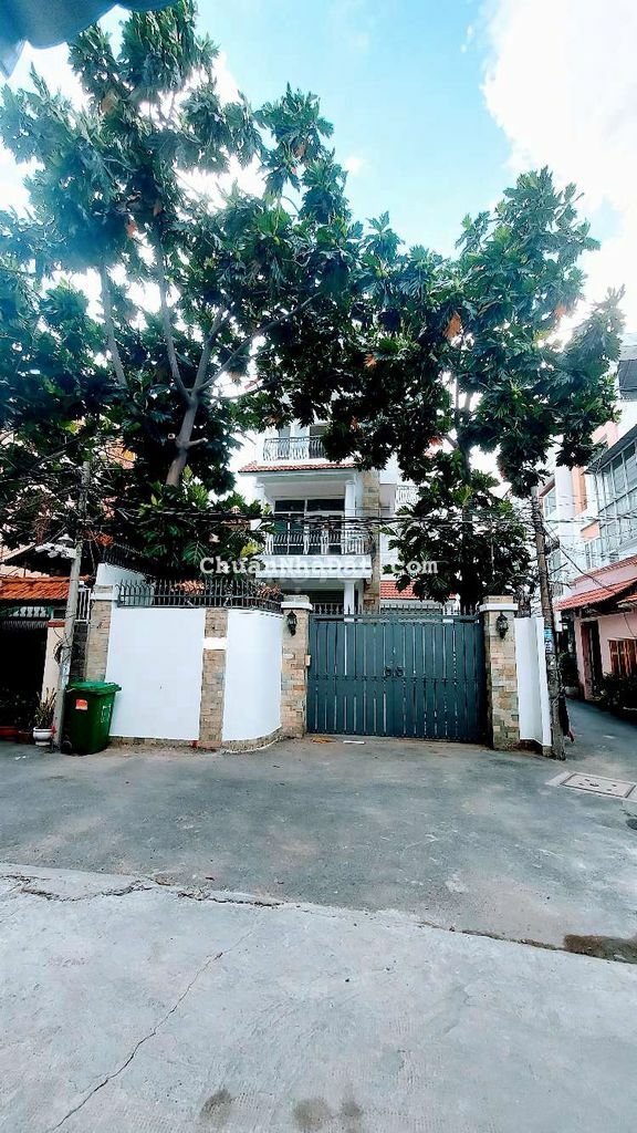 Biệt thự sân vườn 240m2