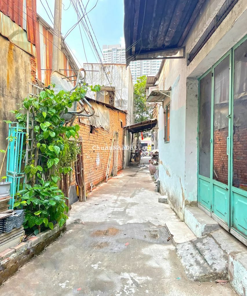 NHÀ 1 LẦU LÔ NHÌ HUỲNH TẤN PHÁT P.PHÚ THUẬN QUẬN 7