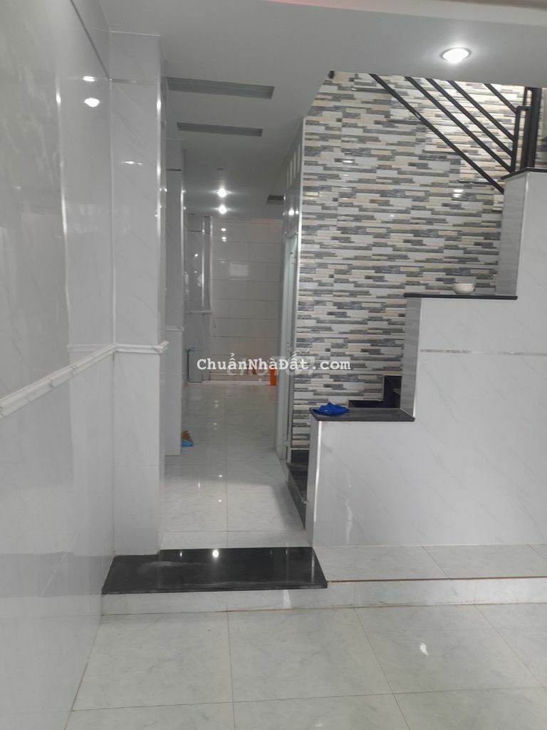 BÁN NHÀ GẤP  ĐẸP ,THOÁNG  ,33M2 ,P TÂN THUẬN TẤY GIÁ  3,2 TỶ
