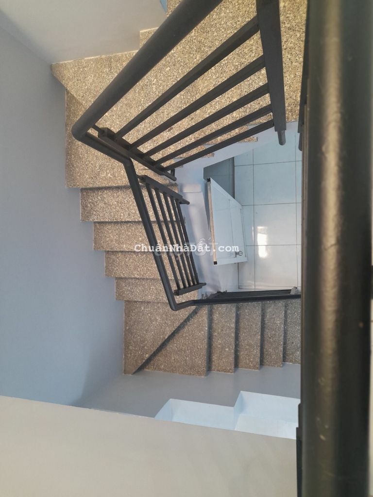 BÁN NHÀ GẤP  ĐẸP ,THOÁNG  ,33M2 ,P TÂN THUẬN TẤY GIÁ  3,2 TỶ
