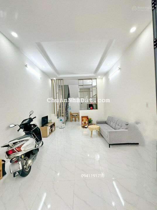 Nhà đẹp 3 tầng, 4 phòng ngủ, đường Lê Văn Lương, sát Lotte Mart Quận 7, 44m2, giá hơn 5 tỷ (TL)