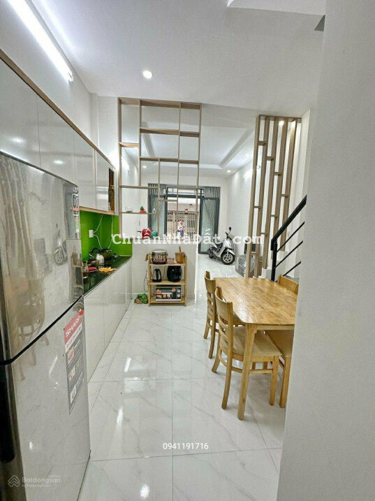 Nhà đẹp 3 tầng, 4 phòng ngủ, đường Lê Văn Lương, sát Lotte Mart Quận 7, 44m2, giá hơn 5 tỷ (TL)