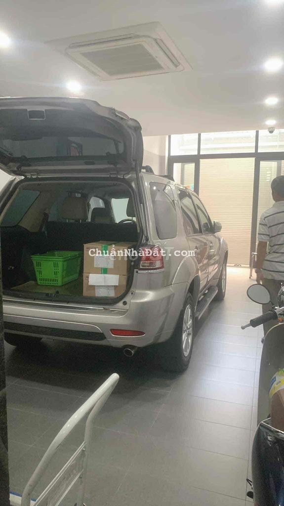 Chính chủ bán nhà 5 lầu ngay Lotte Quận 7, nhỉnh 5 tỷ hẻm xe hơi