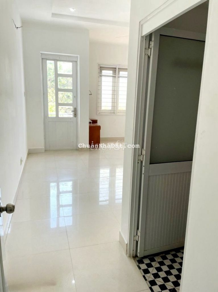 Nhà HXH 8m đối diện Vincom Nam Long, 58m2, 3 lầu, 6pn, Giá 6.8 tỷ