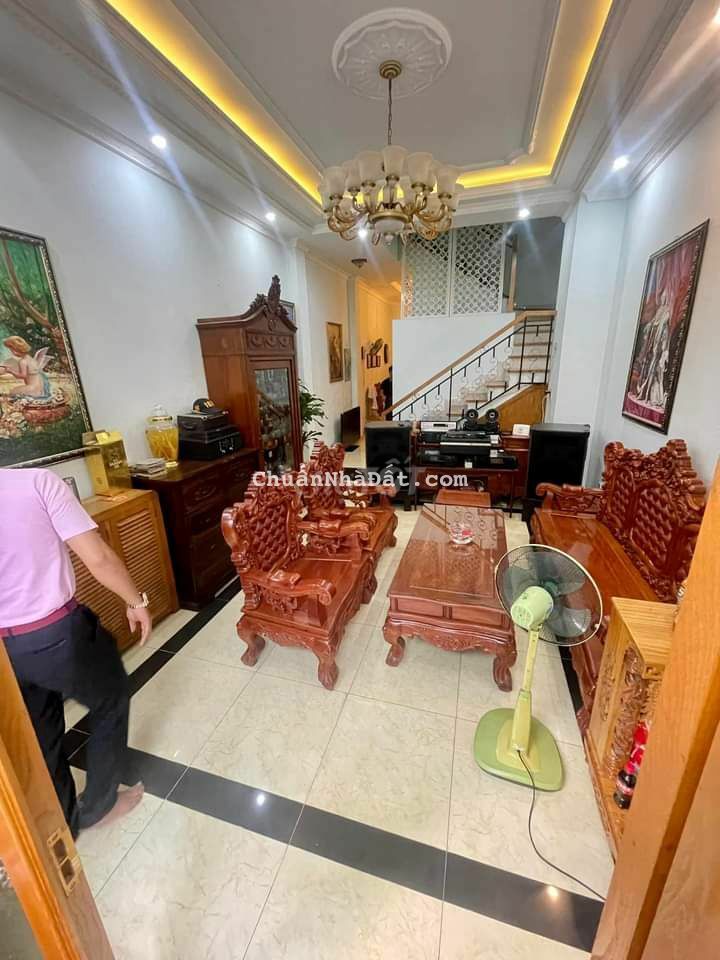 BÁN NHÀ , 60M 2 ,ĐẸP , GẦN CẦU PHÚ MỸ .QUẬN 7 GIÁ 4.9 TỶ