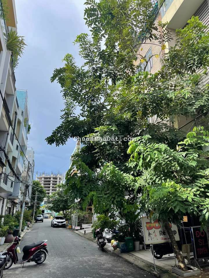 GIẢM LUÔN 1,5 TỶ ,BÁN NHÀ .CÓ GRA OTO ,PHÚ THUẬN GIÁ 10.4 TỶ