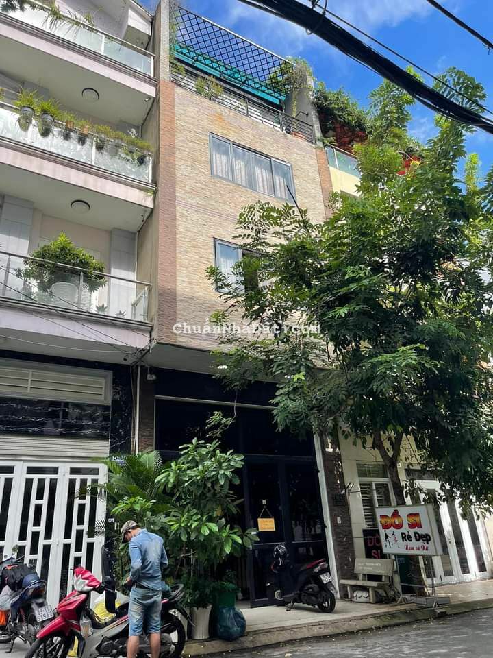 GIẢM LUÔN 1,5 TỶ ,BÁN NHÀ .CÓ GRA OTO ,PHÚ THUẬN GIÁ 10.4 TỶ