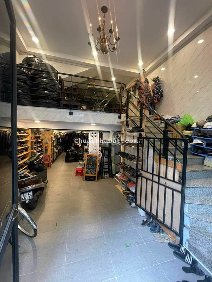 GIẢM LUÔN 1,5 TỶ ,BÁN NHÀ .CÓ GRA OTO ,PHÚ THUẬN GIÁ 10.4 TỶ