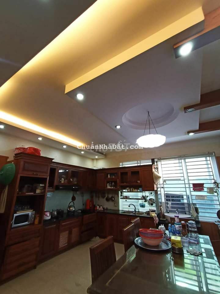 BÁN GẤP NHÀ ,ĐẸP,RỘNG,THOÁNG , P TÂN THUẬN ĐÔNG GIÁ 6,8 TỶ