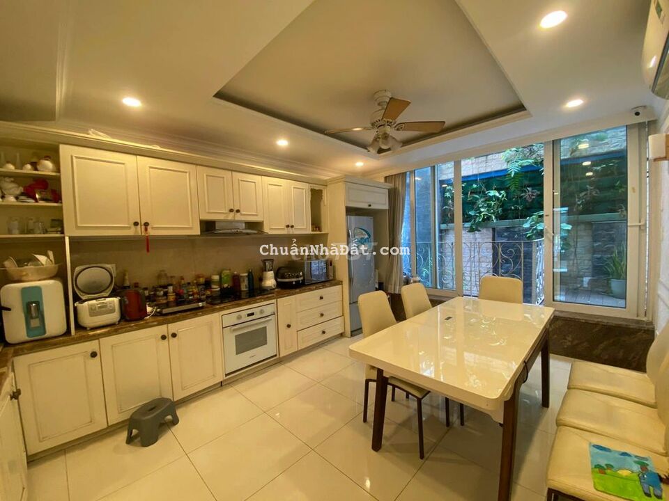 Nhà 4 tầng, đẹp hiện đại, ngay KDC Tân Phong, 4x18m, MT đường 30m