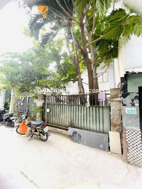 Bán nhà cấp 4, xác định chủ bán nhà nát ngang 7m đường Huỳnh Tấn Phát Phường Phú Thuận Quận7, 77m2