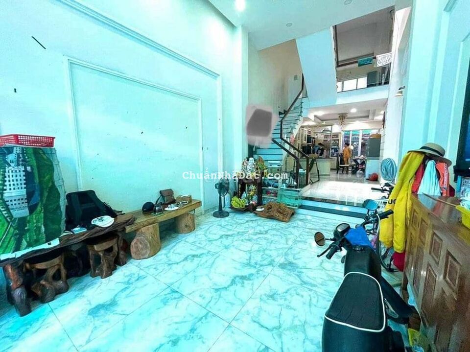 Bán Gấp Nhà 5 Tầng đường nhựa 8m , trung tâm Quận 7