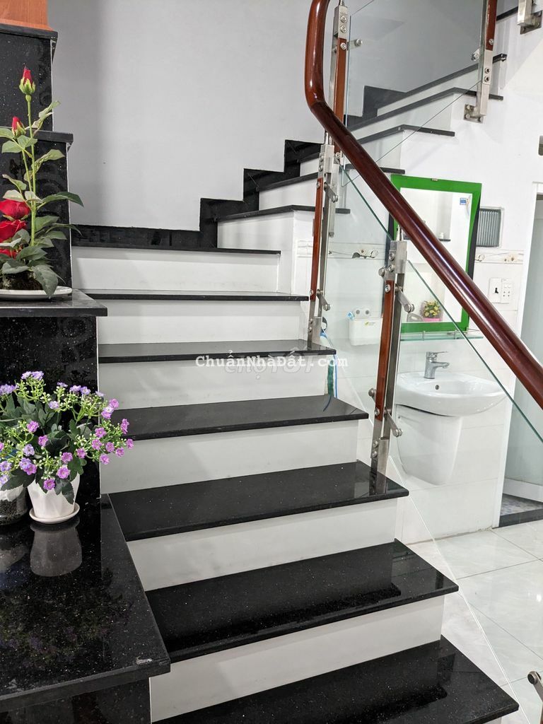 BÁN NHÀ MẶT TIỀN ĐƯỜNG SỐ 81,P TÂN QUY.QUẬN 7.