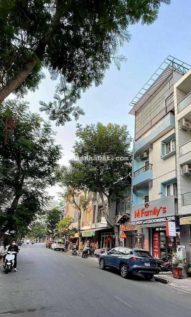 Mặt tiền vị trí kinh doanh buôn bán sầm uất Mặt tiền vị trí kinh doanh buôn bán sầm uất