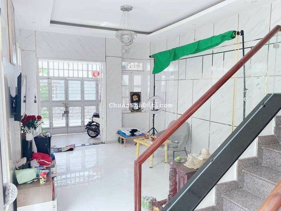 Ô tô ngủ trong nhà , 3 Tầng 5 x 16m , Huỳnh Tấn Phát