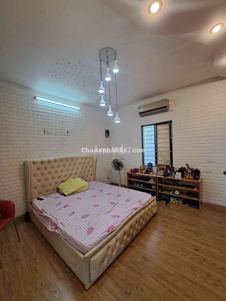 Ô tô ngủ trong nhà , 3 Tầng 5 x 16m , Huỳnh Tấn Phát