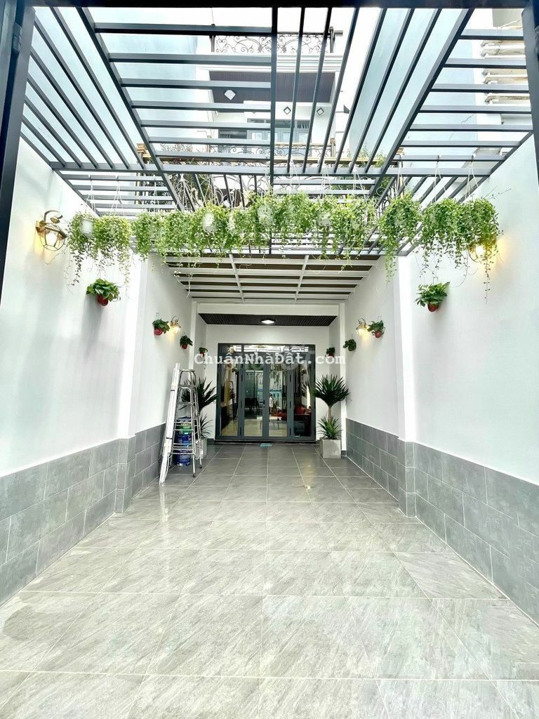 KÈO THƠM- NHÀ 2 LẦU MẶT TIỀN HXH HUỲNH TẤN PHÁT . P. PHÚ THUẬN. Q7.