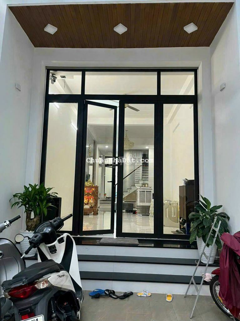 Nhà phố 88m2, 4 lầu siêu đẹp có thang máy phường Tân Quy, Quận 7.