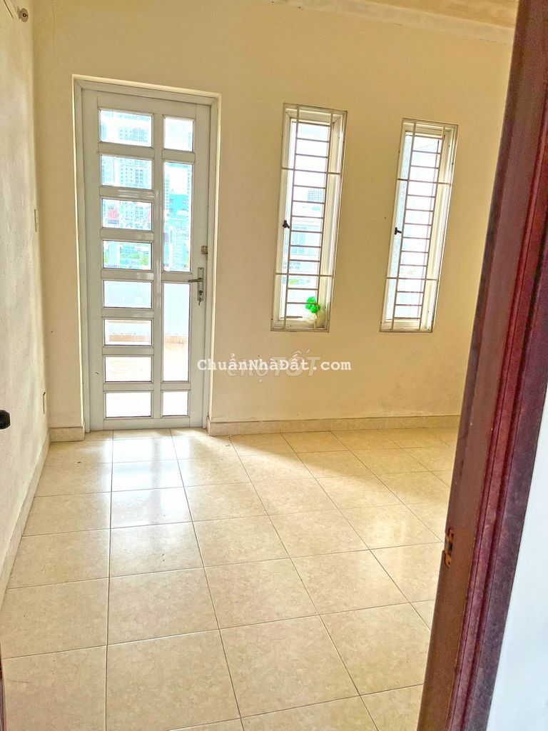 Xuất cảnh tôi cần bán gấp nhà 3 lầu 5x18m ngay trung tâm Quận 7