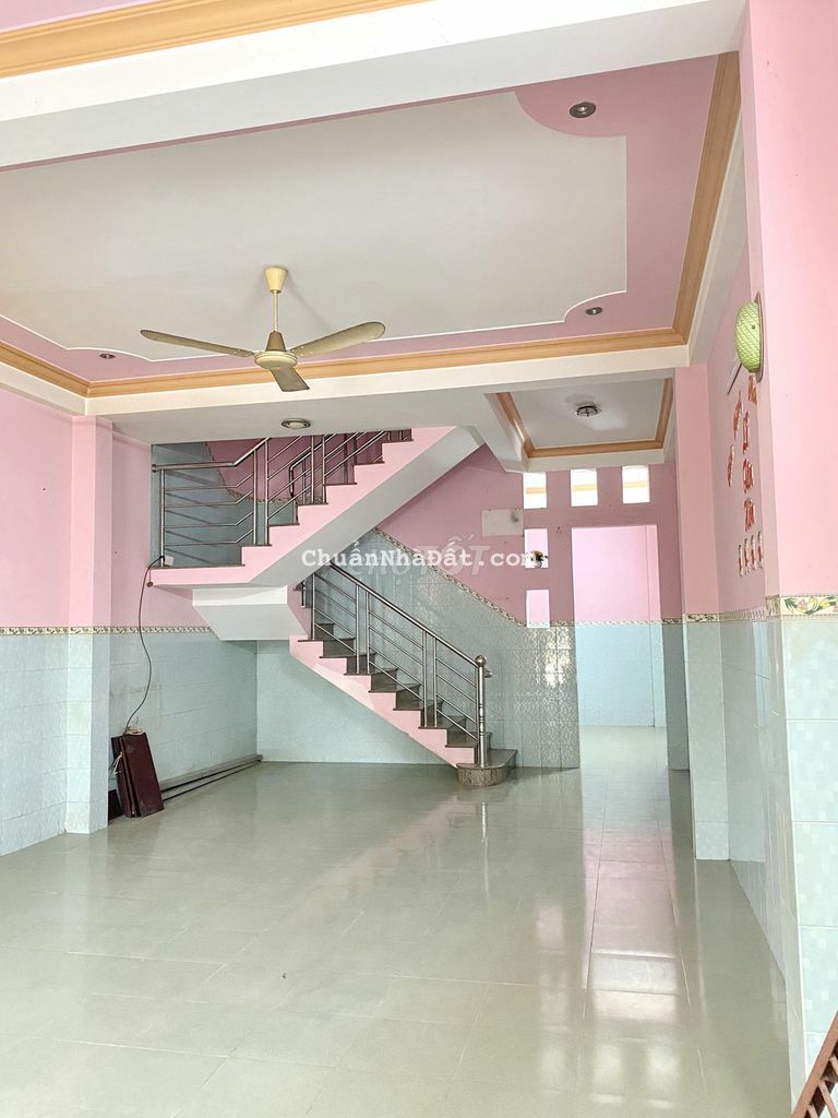 Nhà 3 lầu mặt tiền đường 14m cạnh Phú Mỹ Hưng. Quận 7