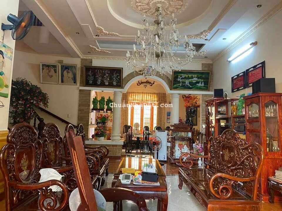 Cần tiền kinh doanh bán căn biệt thự Tạ Quang Bửu diện tích khủng