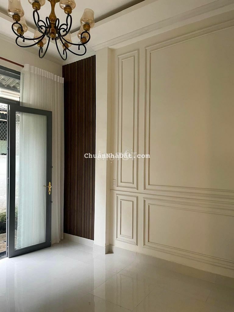 Bán nhà mới xây xong , đẹp như hình , 3Pn 2wc , Bùi Mình Trực P6Q8