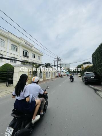 Ngộp-Giảm 6,5 tỷ bán gấp tòa nhà 6 tầng Quang Trung Hiệp Phú Q9 ngay trường Hoa Lư giá 13 tỷ nhỉn