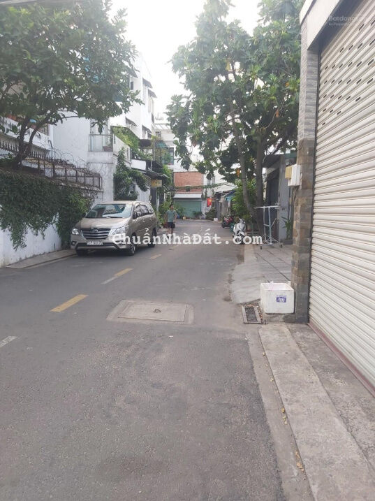 Bán nhà mặt tiền ngõ đường 6m Quận 9 gần Ngay Ngã tư Thủ Đức Lê Văn Việt dt 6x21m chỉ 8tỷ2