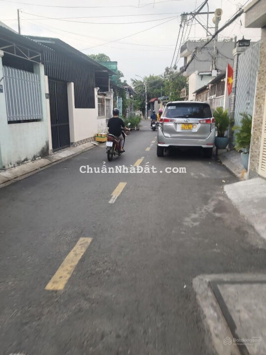 Bán nhà mặt tiền ngõ đường 6m Quận 9 gần Ngay Ngã tư Thủ Đức Lê Văn Việt dt 6x21m chỉ 8tỷ2