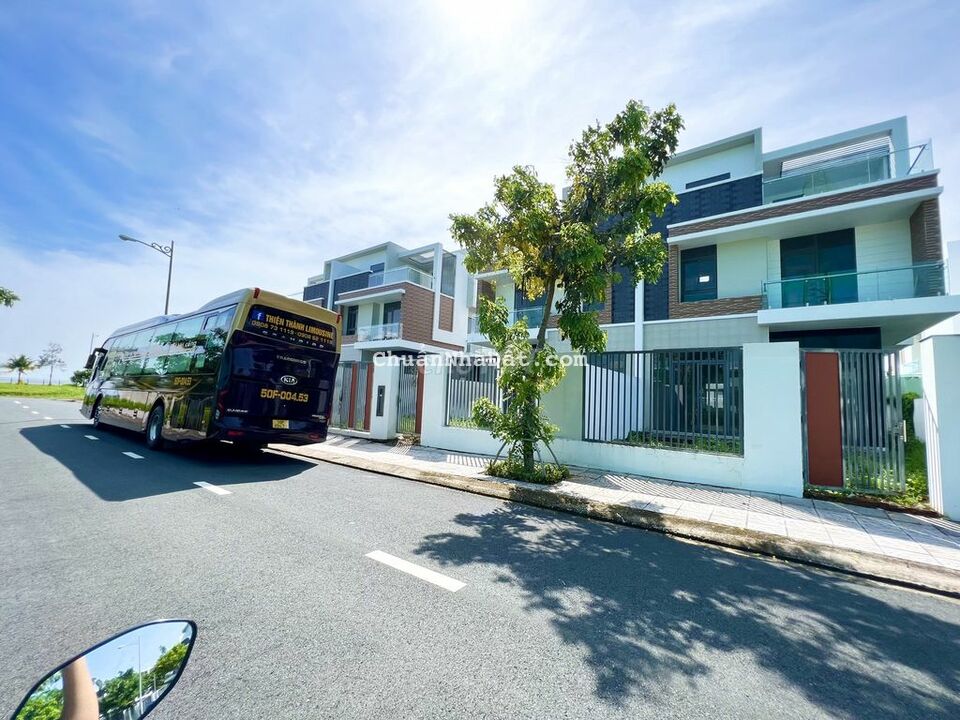 Biệt Thự Song Lập Phú Cường 10x24, 3 tầng, Sổ Hồng, Đông Nam, 5 tỷ 750