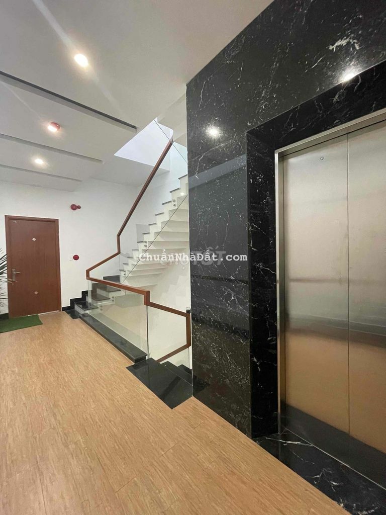 Toà căn hộ 5 tầng Thang máy 117m2 Tô Hiến Thành sát biển Mỹ Khê đẹp