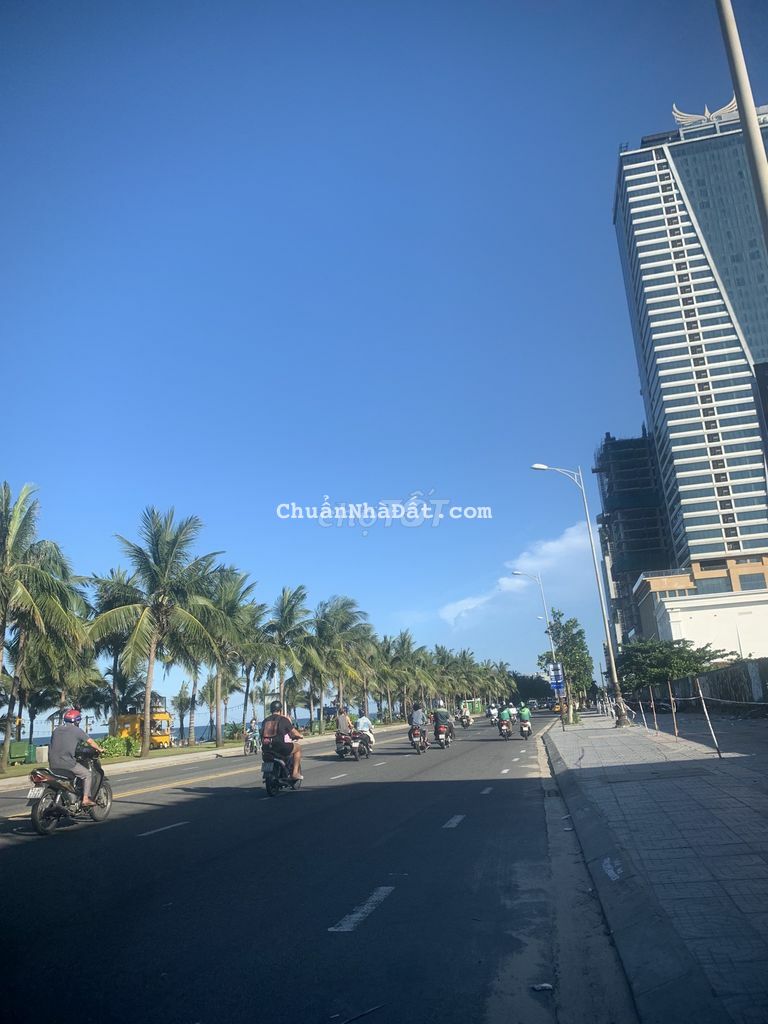 Bán Nhà Mặt Phố Võ Văn Kiệt Đà Nẵng-DT 400m2- Sổ Đỏ Full Thổ-Giá 32 Tỷ