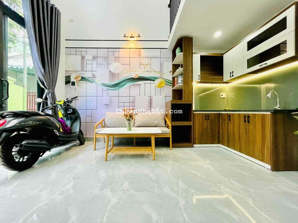 Nhà 2 tầng- Mới đẹp 100% như hình