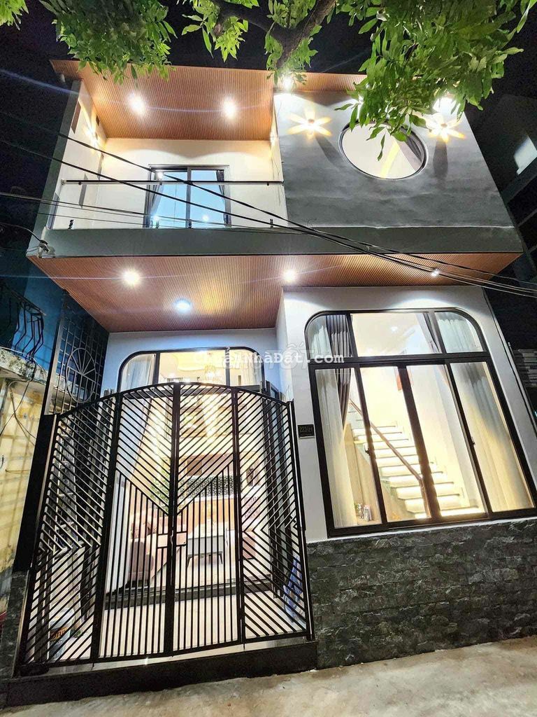 - BÁN NHÀ 3 TẦNG KIỆT HẢI PHÒNG - Kiệt 4m cách đường chính 50m - Dtđ 4