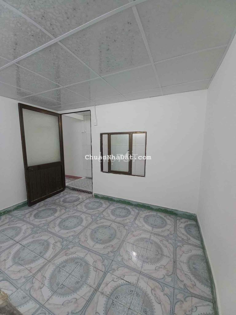 Nhà gác lửng sạch sẽ - Giá bằng giá đất