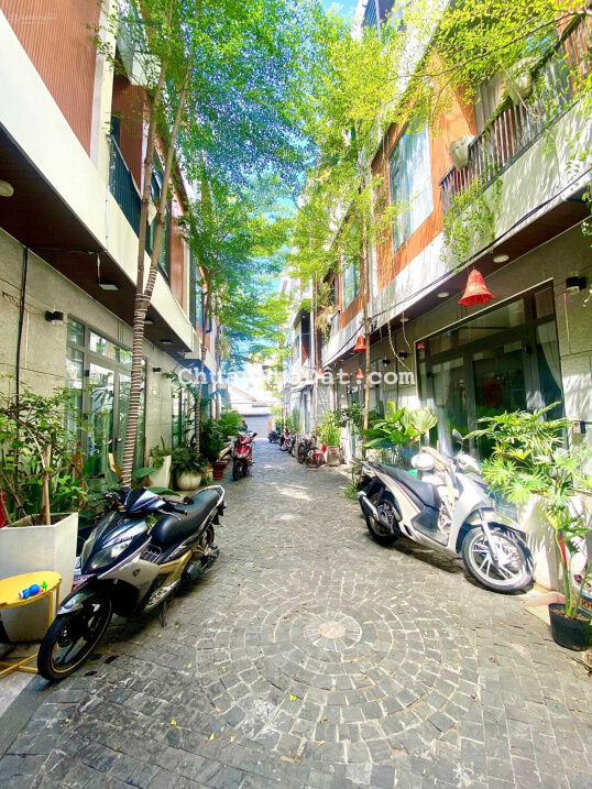 Dọn vào ở ngay nhà 3 tầng full nội thất gần biển chỉ với 1,1 tỷ (30%)