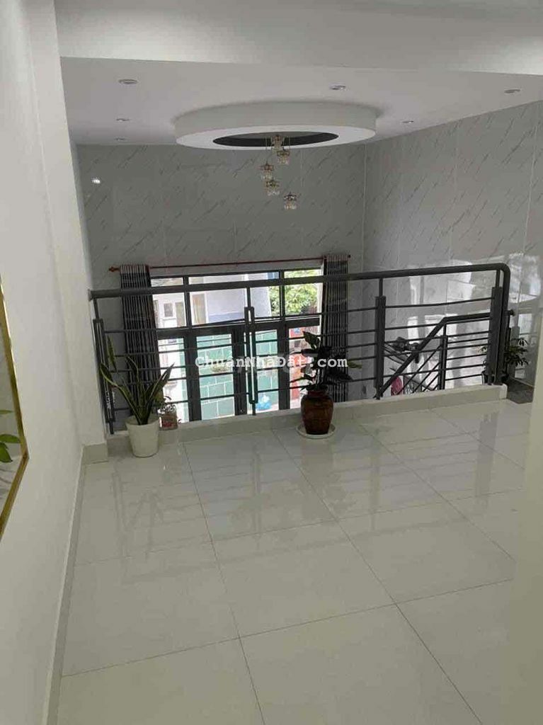 Bán nhà mê lửng đúc kiệt Điện Biên Phủ cạnh Coopmart