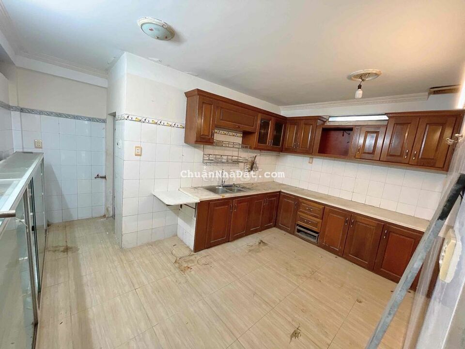 nhà đẹp 2,5 tầng đường ô tô 4m lề 2m Hà huy tập