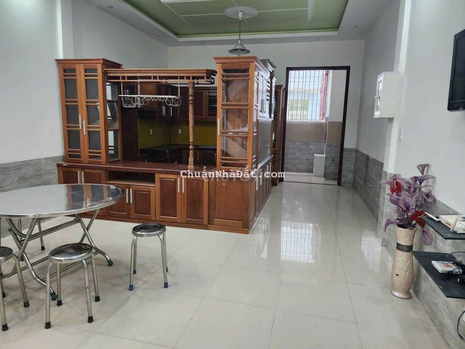 Bán nhà 4 tầng MT 5M5 ĐỖ NGỌC DU gần Nguyễn Đức Trung