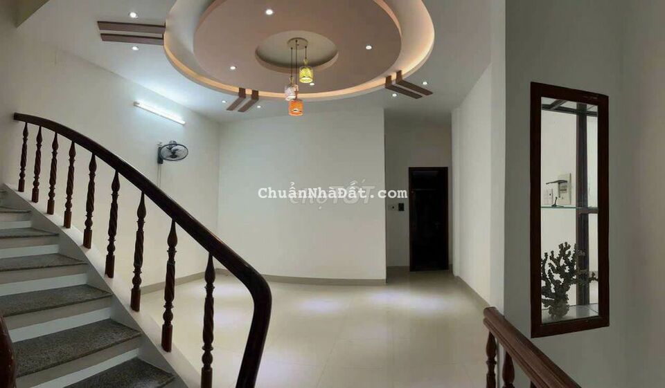 Bán nhà 4 tầng MT 5M5 ĐỖ NGỌC DU gần Nguyễn Đức Trung