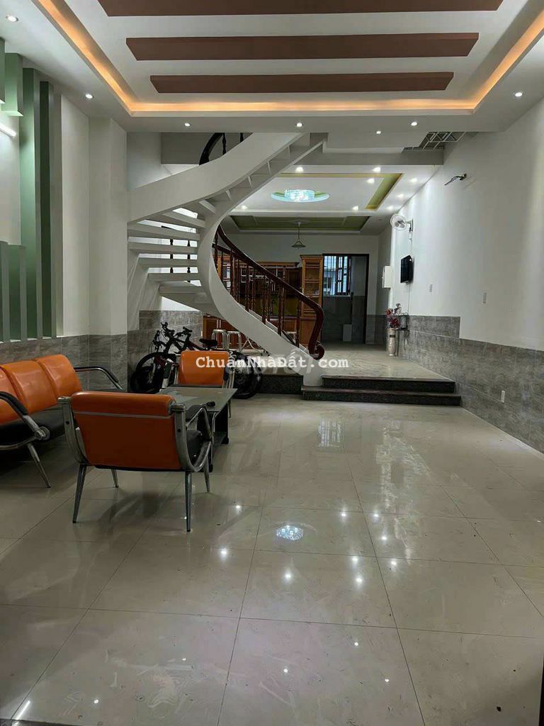 Bán nhà 4 tầng MT 5M5 ĐỖ NGỌC DU gần Nguyễn Đức Trung