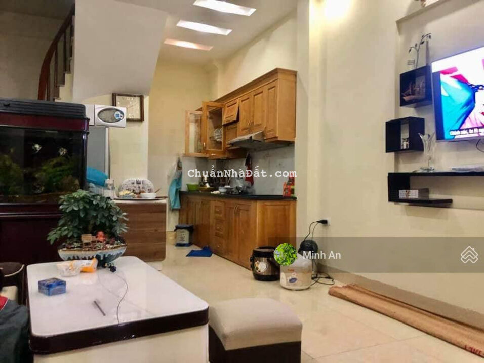 Bán nhà Yên Xá - Tân Triều 31.5 m2 x 5 tầng, ngõ thông, ba gác đỗ cửa, giá chỉ 3,35 tỷ